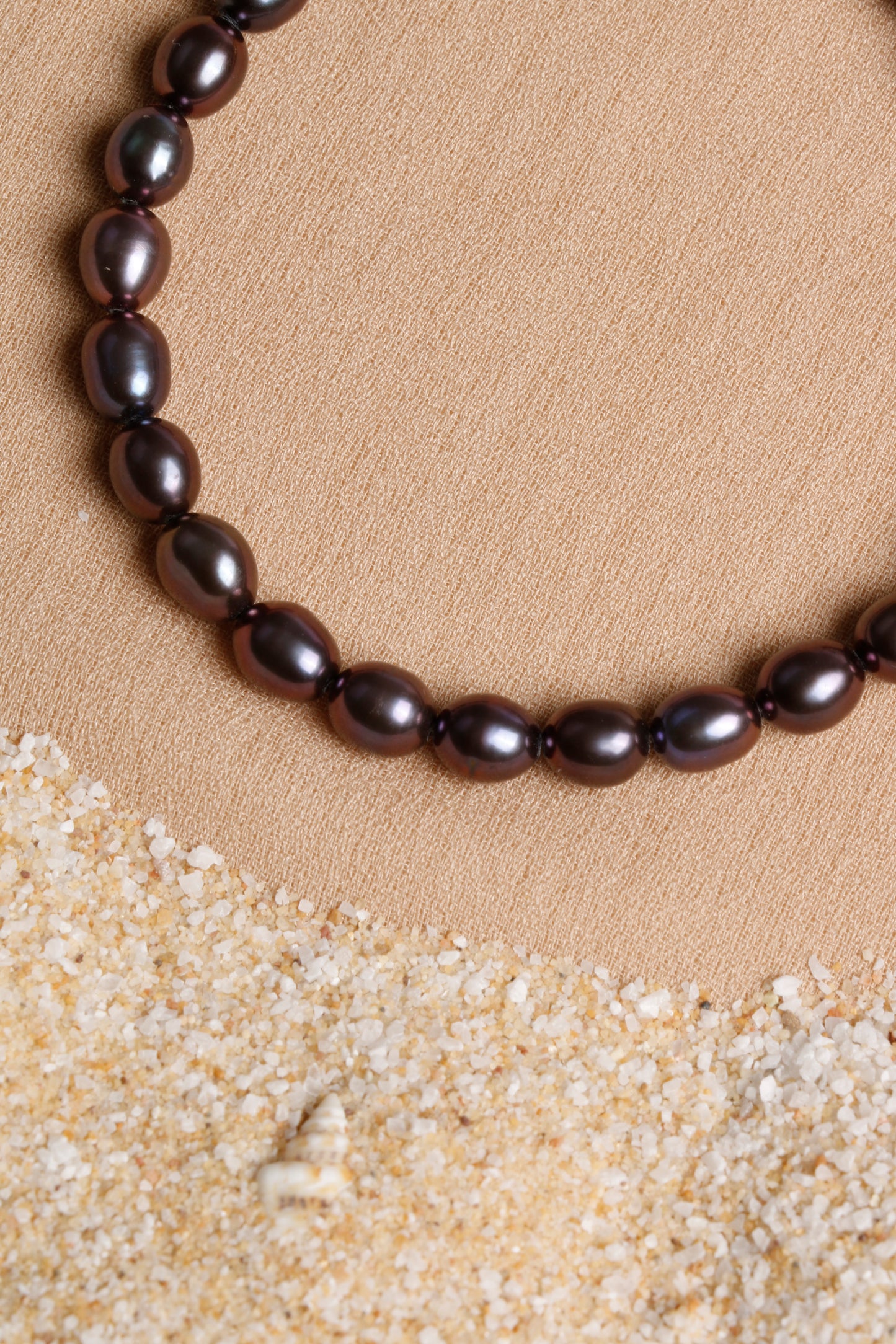 Elegant Black Pearl Bracelet with Gold-Tone Closure – Oceanistone