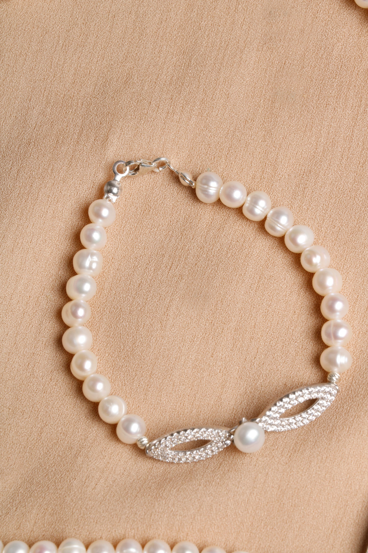 Timeless White Pearl Jewelry Set with Silver Crystal Accents – Oceanistone