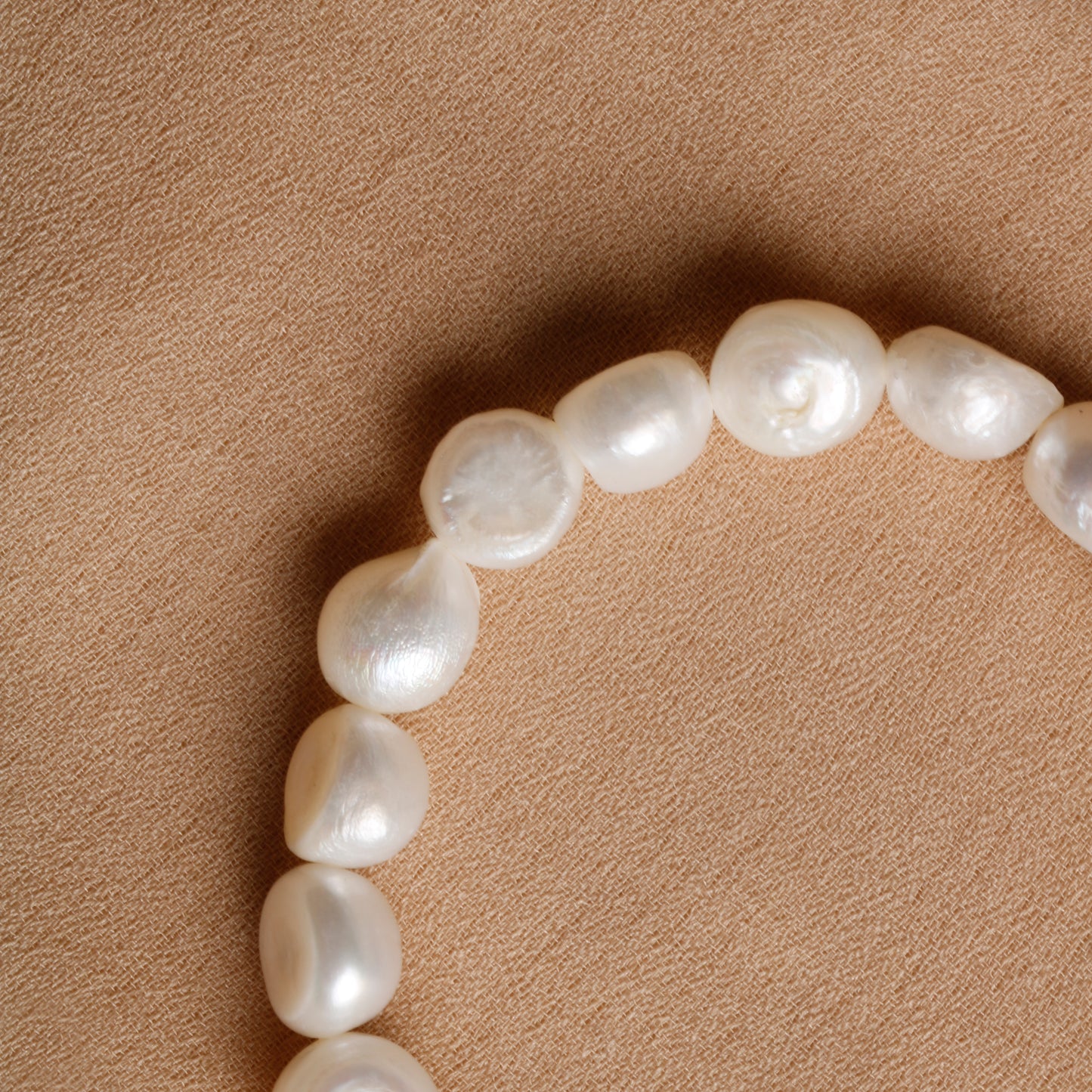 Oceanistone Genuine Freshwater Pearl Bracelet with Gold-Plated Sterling Silver Clasp