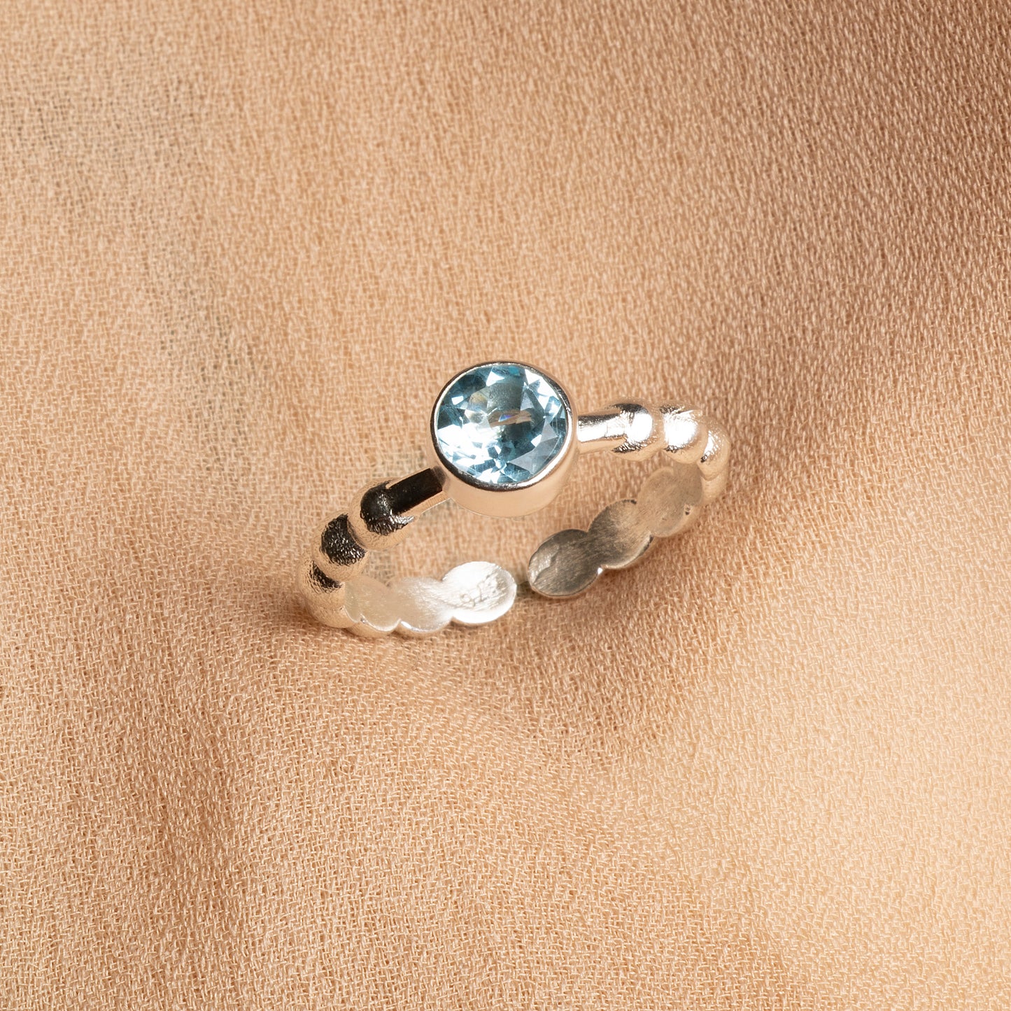 Elegant Sterling Silver Aquamarine Ring – A Symbol of Tranquility