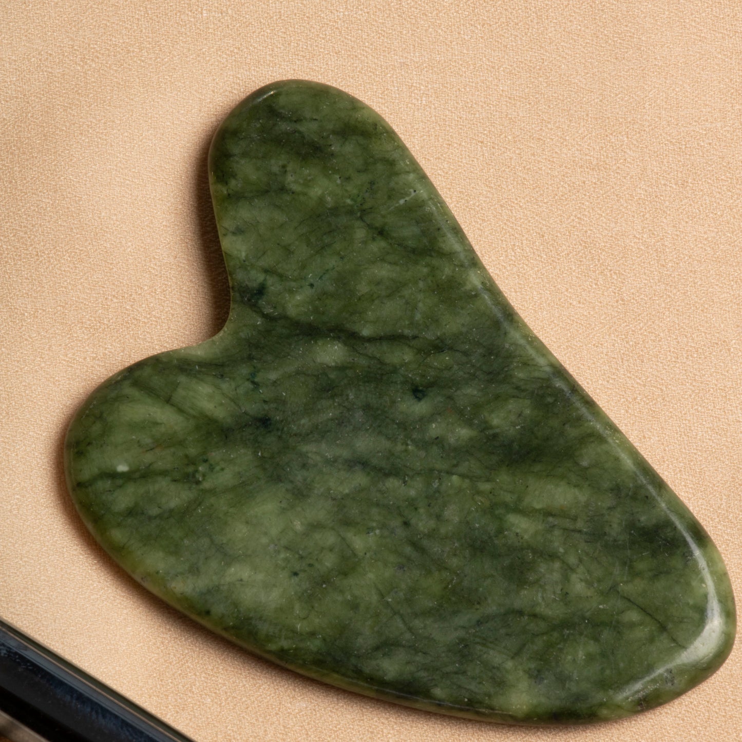 Terahertz Roller & Jade Heart-Shaped Gua Sha Massage Set