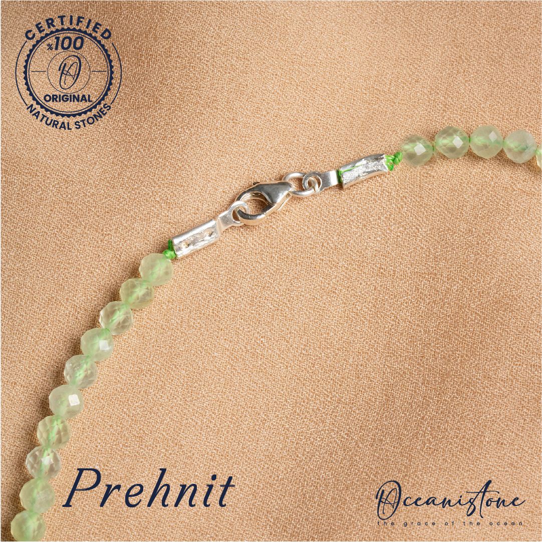 Prehnite Gemstone Necklace – A Gentle Harmony of Elegance and Serenity
