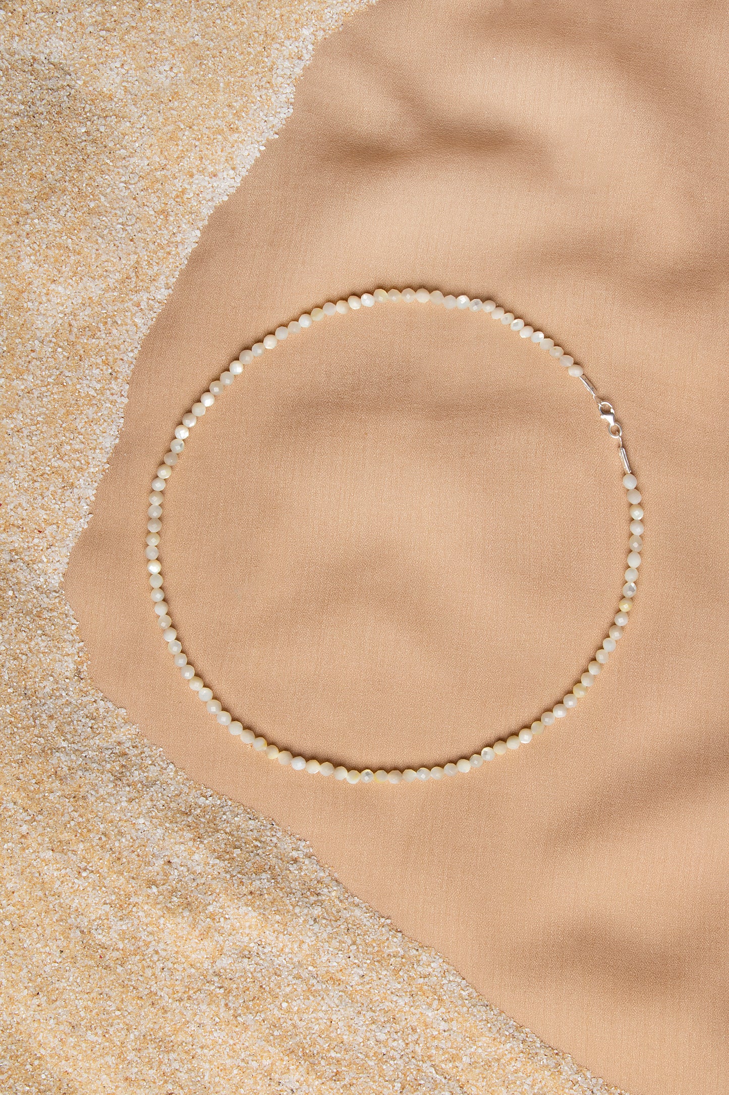 Mother-of-Pearl Necklace and Bracelet Set with Silver Clasps 3-4 mm
