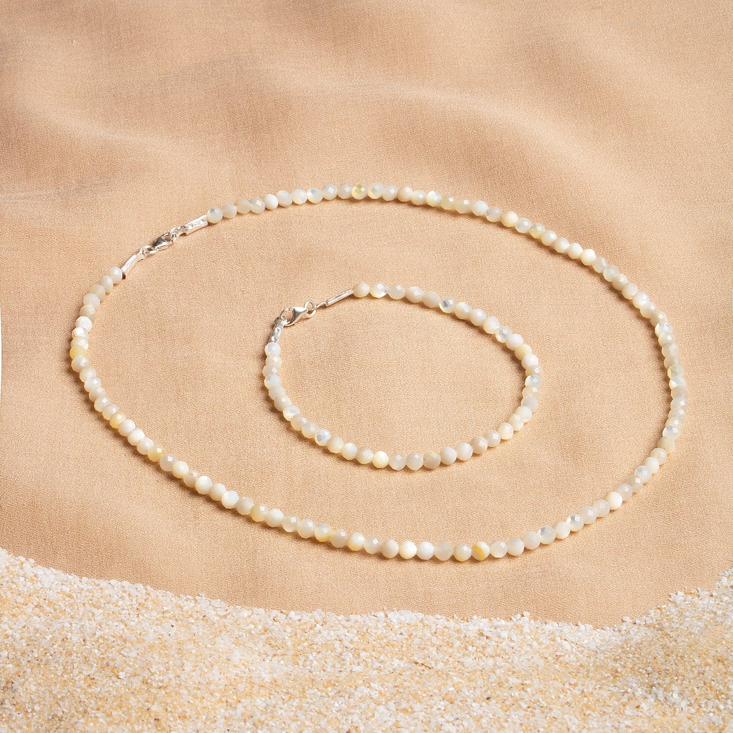 Mother-of-Pearl Necklace and Bracelet Set with Silver Clasps 3-4 mm