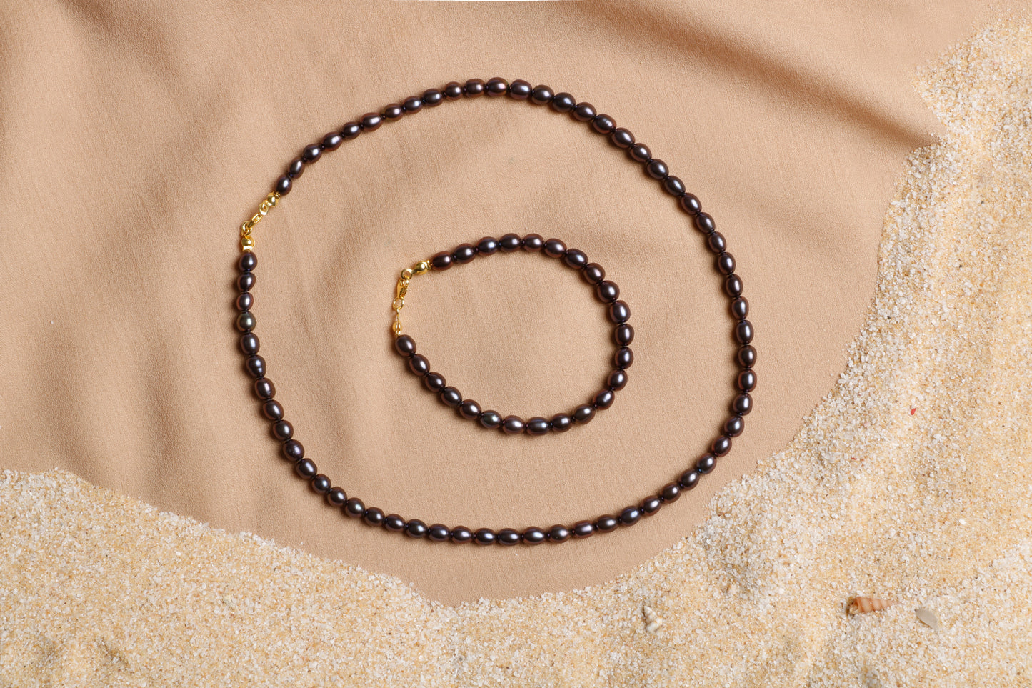 Elegant Black Pearl Necklace and Bracelet Set with Gold-Tone Closure – Oceanistone