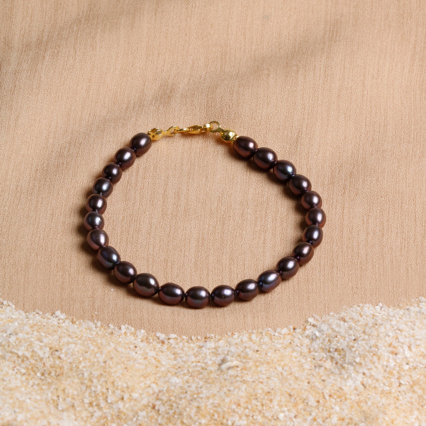 Elegant Black Pearl Bracelet with Gold-Tone Closure – Oceanistone