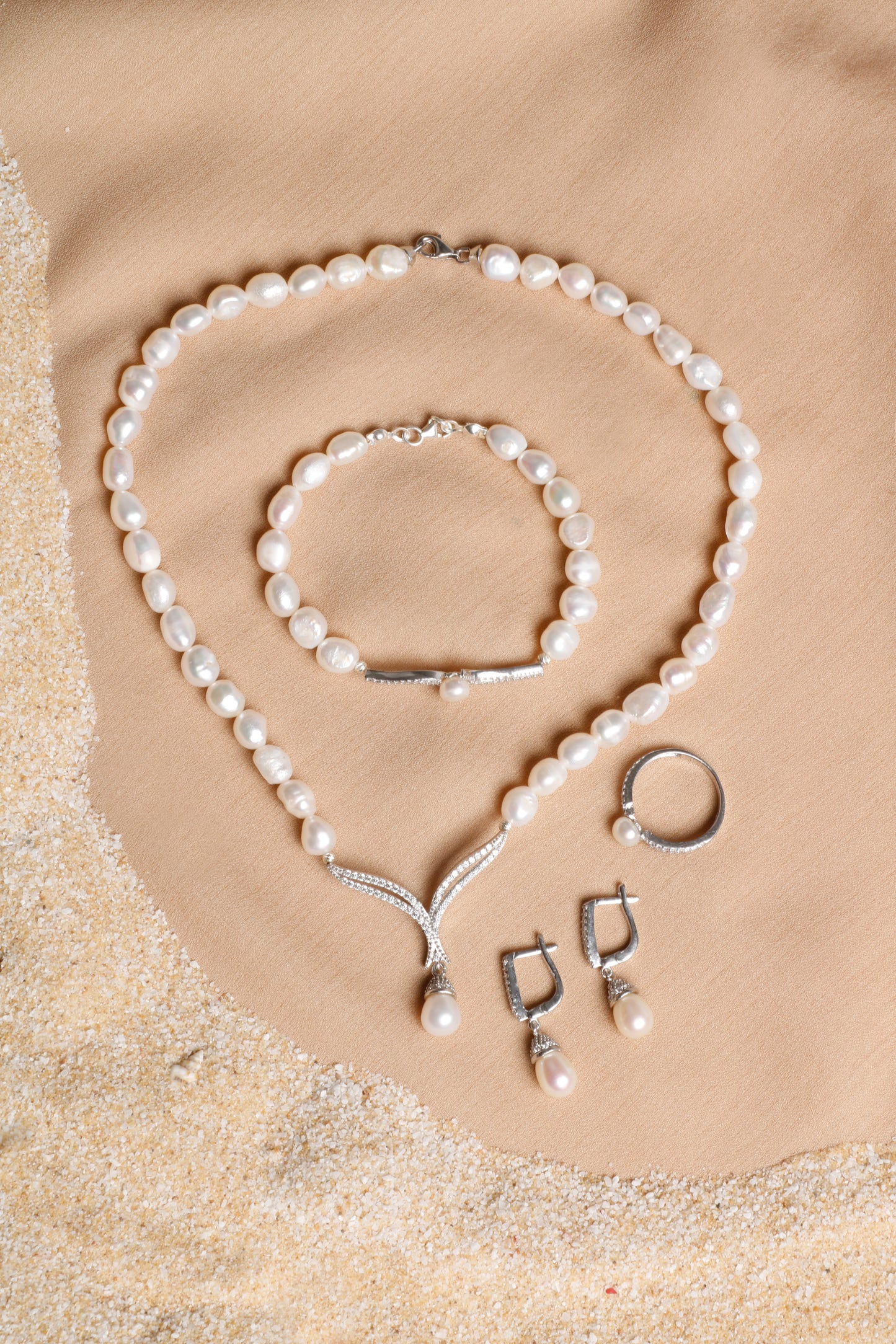 Luxurious White Pearl Jewelry Set with Silver and Crystal Accents – Oceanistone