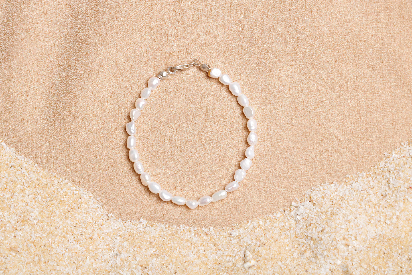 Elegant Freshwater Pearl Bracelet with Silver Clasp