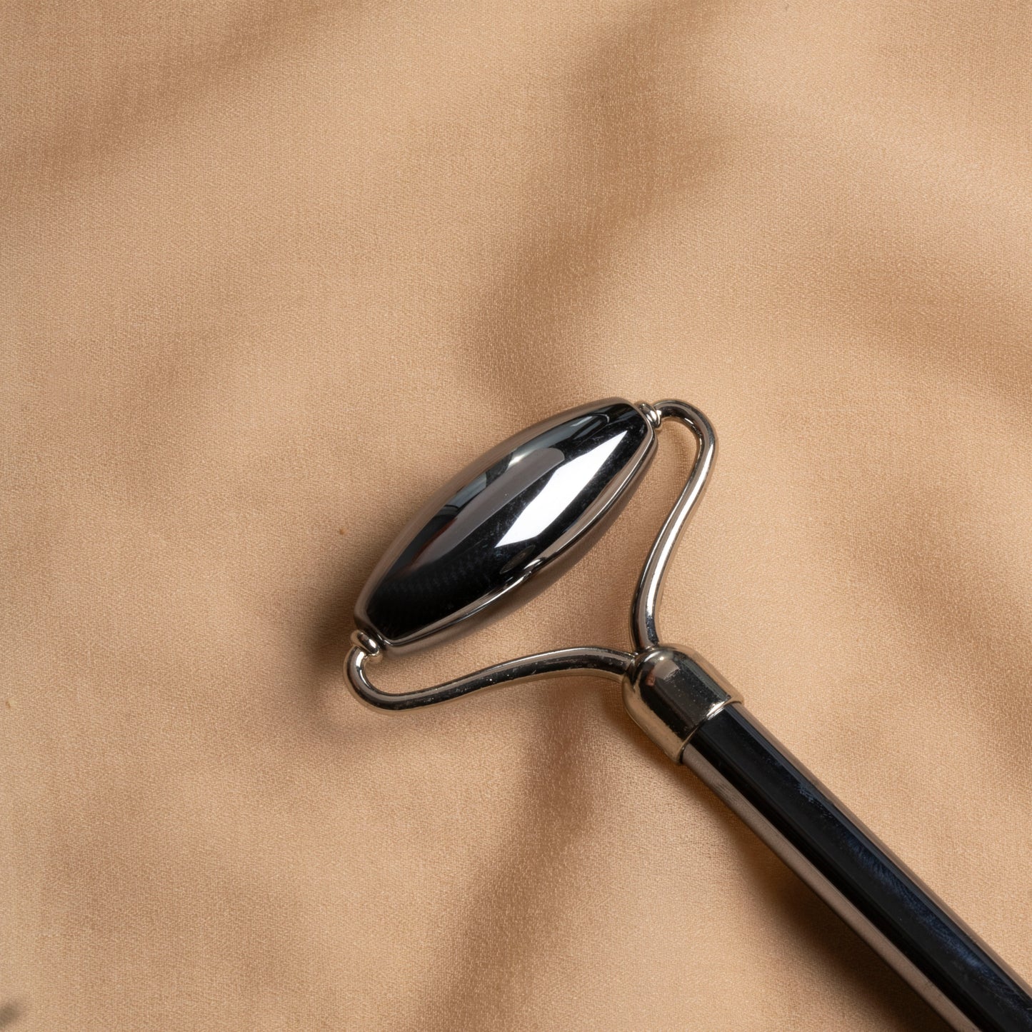 Terahertz Facial Roller – Advanced Crystal Therapy for Skin Rejuvenation