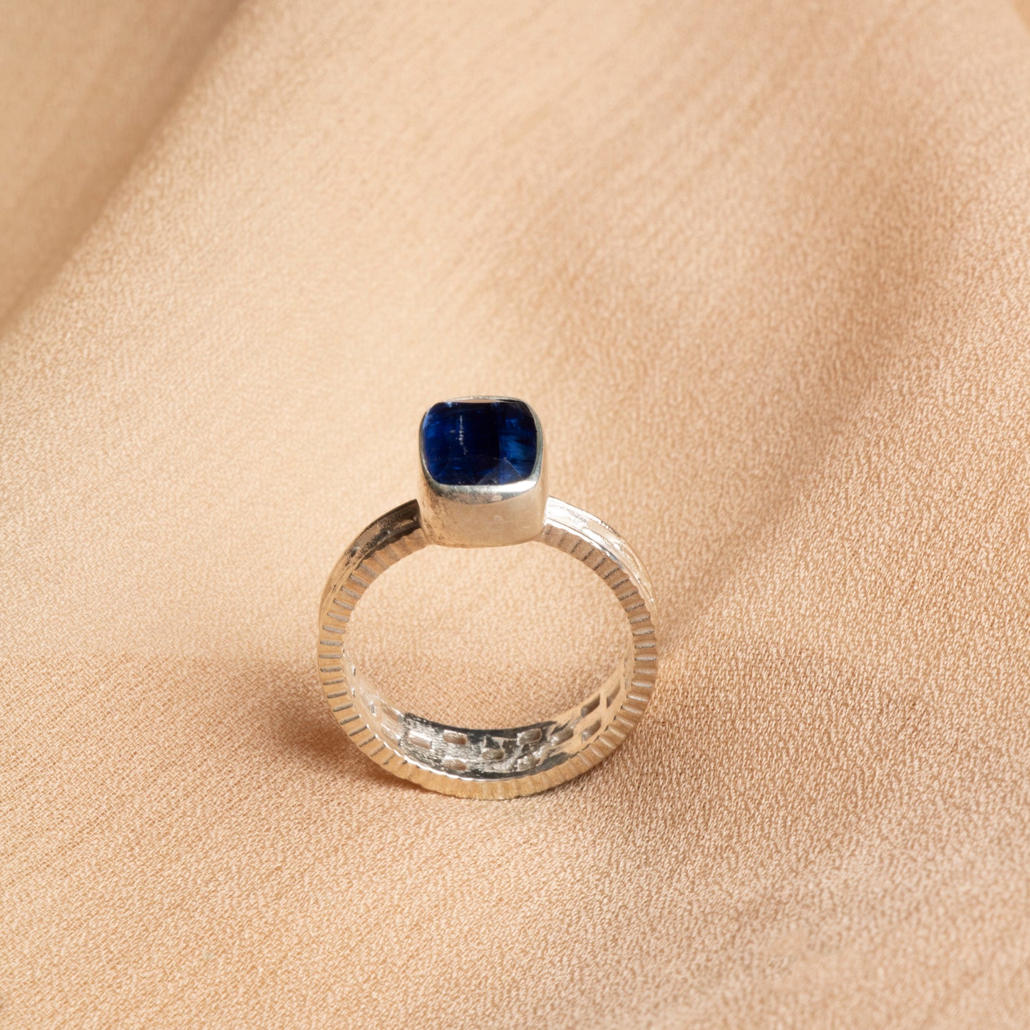 Elegant Kyanite Sterling Silver Ring – A Symbol of Balance & Serenity