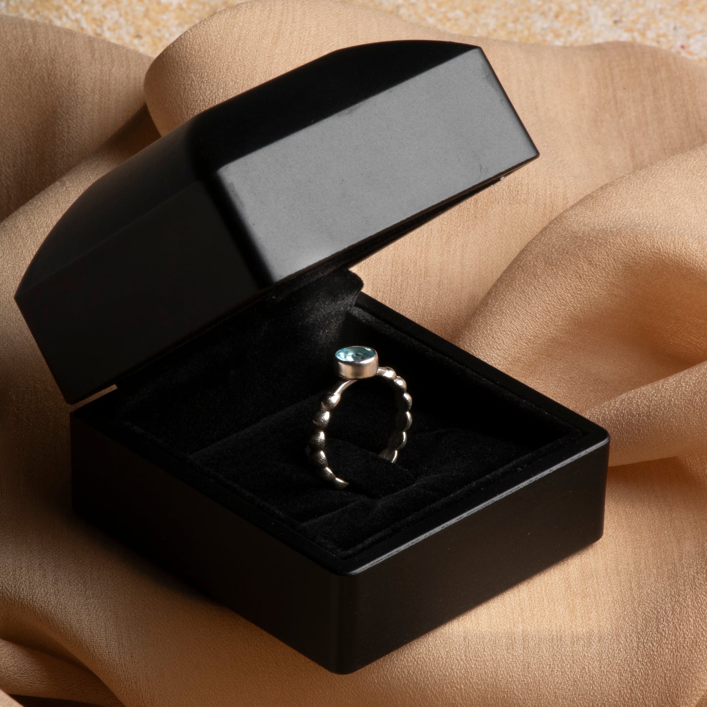 Elegant Sterling Silver Aquamarine Ring – A Symbol of Tranquility