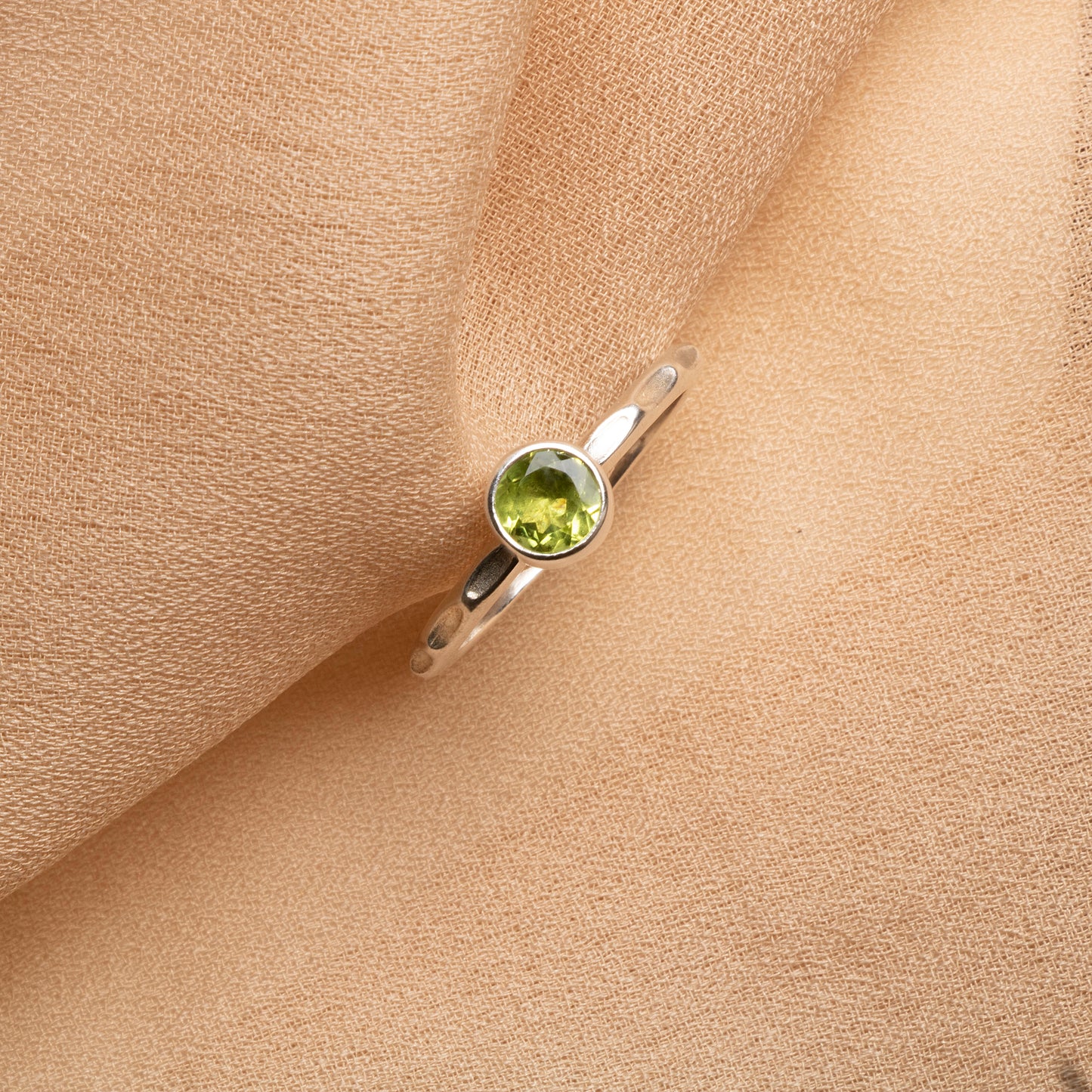 Exquisite Peridot Sterling Silver Ring – A Touch of Natural Brilliance