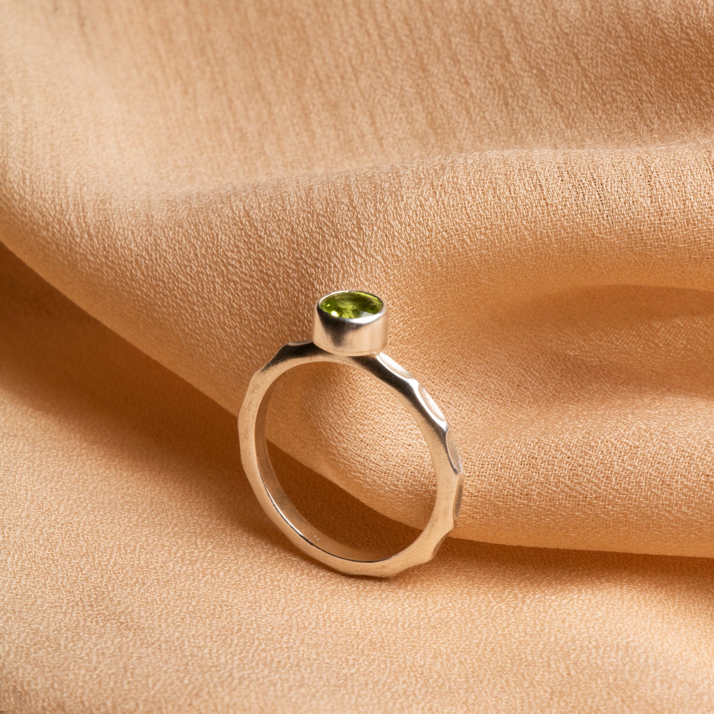Exquisite Peridot Sterling Silver Ring – A Touch of Natural Brilliance