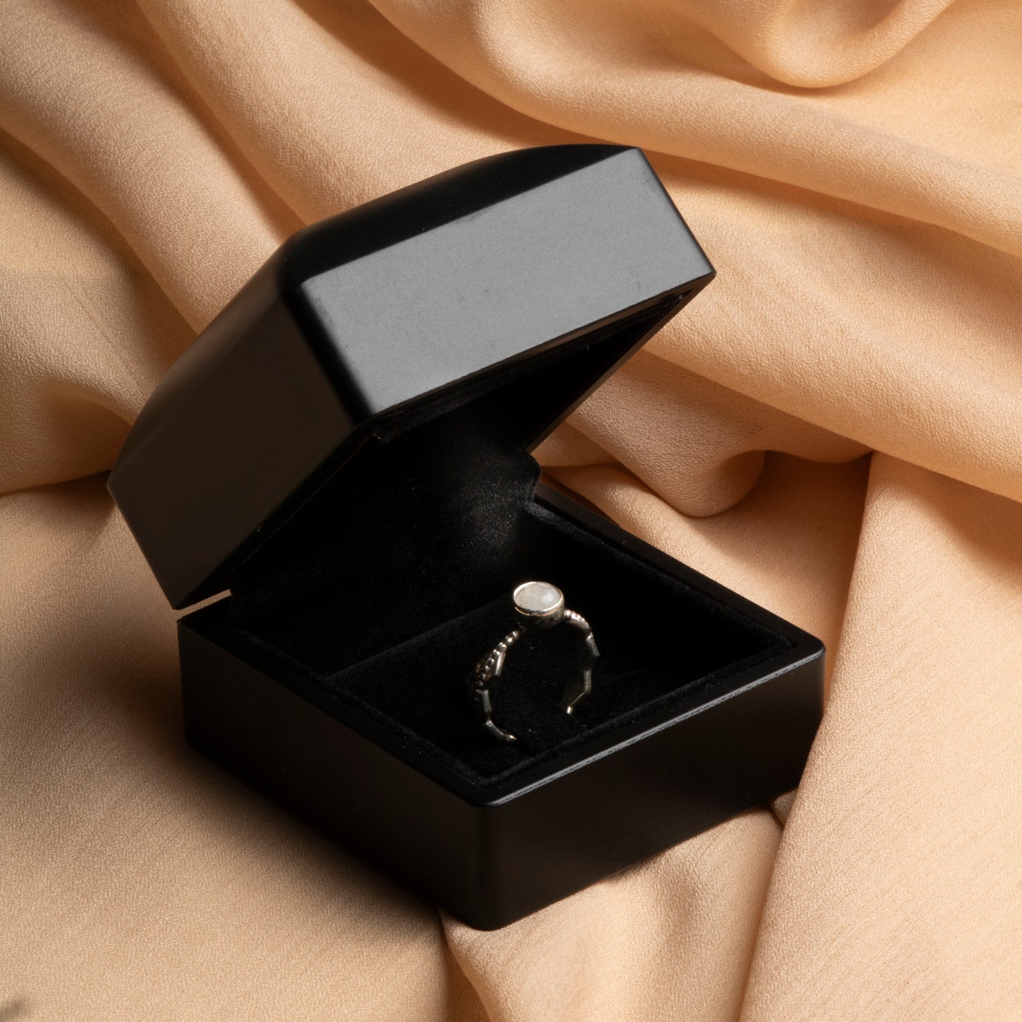 Moonstone Sterling Silver Ring – A Timeless Lunar Treasure