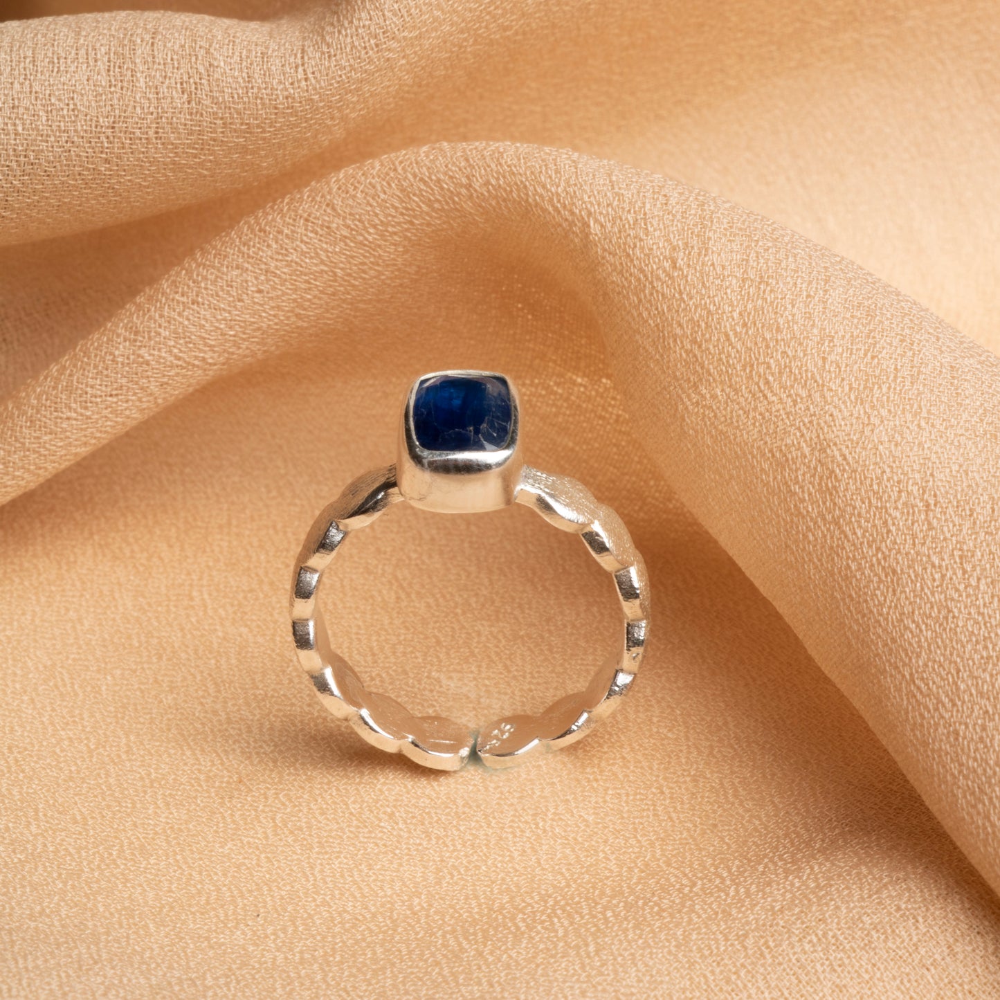 Elegant Kyanite Sterling Silver Ring – A Stone of Balance & Clarity