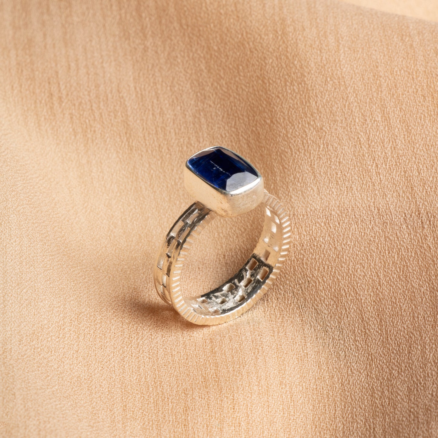 Elegant Kyanite Sterling Silver Ring – A Symbol of Balance & Serenity