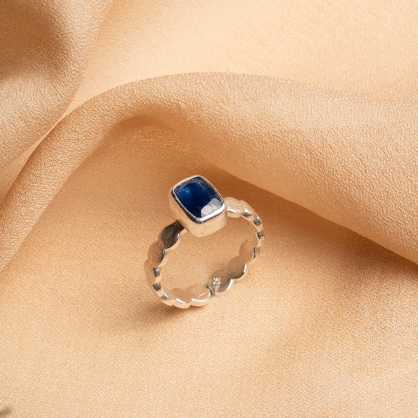 Elegant Kyanite Sterling Silver Ring – A Stone of Balance & Clarity