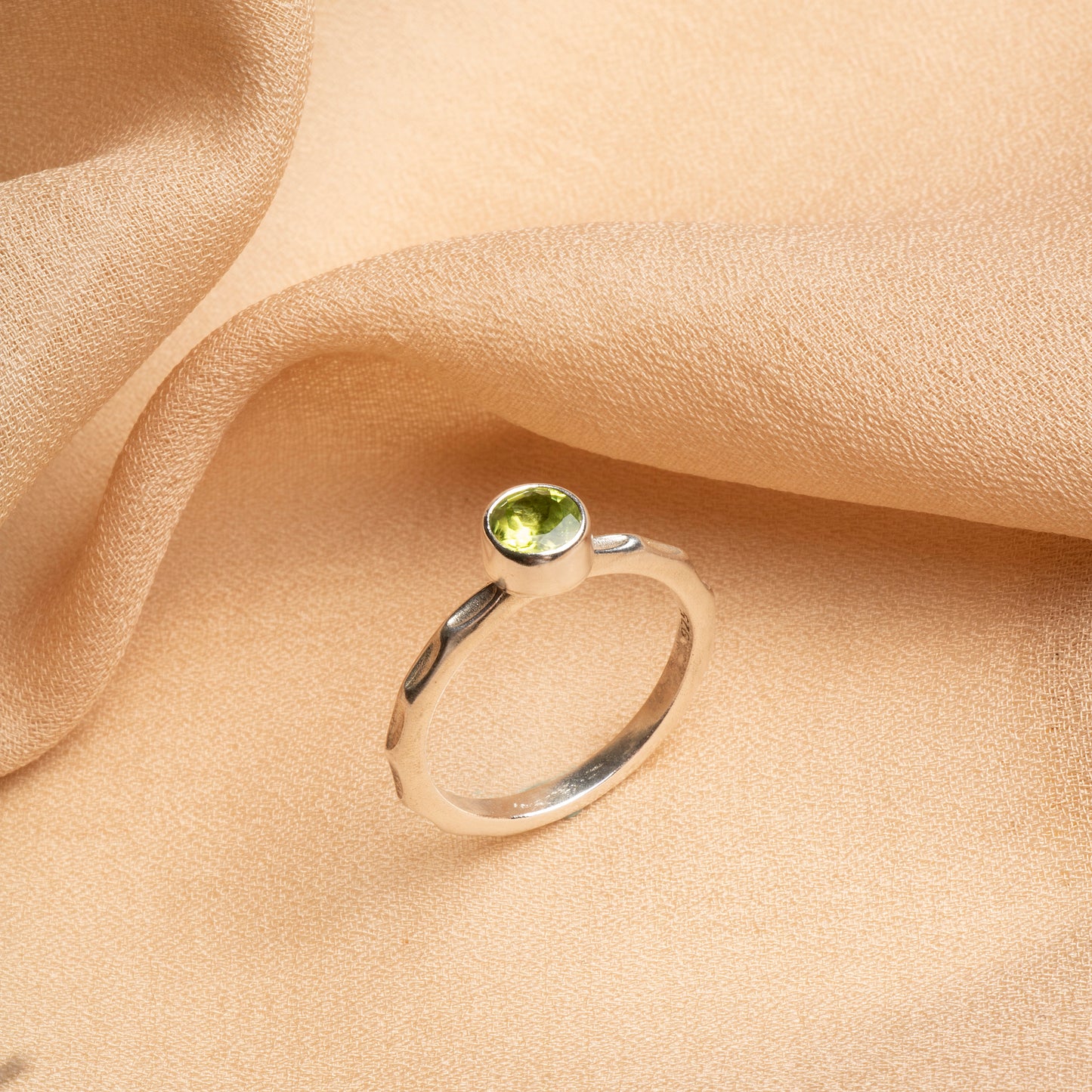 Exquisite Peridot Sterling Silver Ring – A Touch of Natural Brilliance